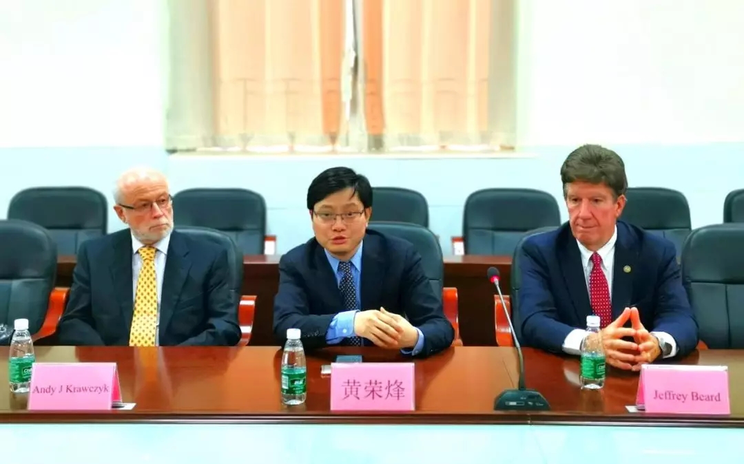 news034.jpg news034.jpg